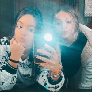 Meet your Posher, Olivia